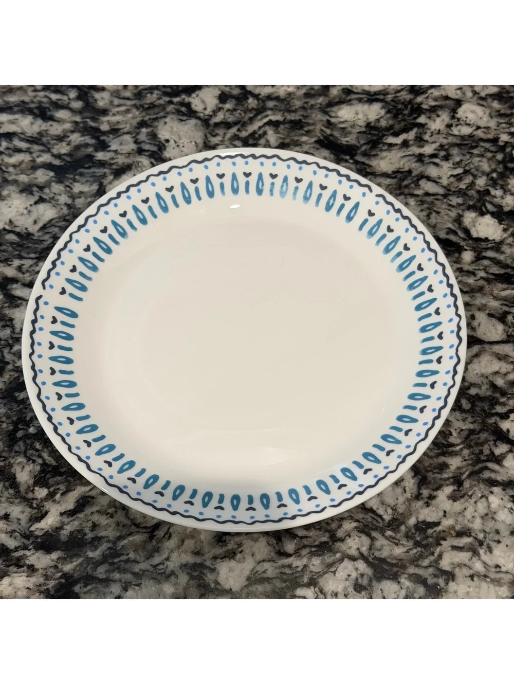 2 Corelle Everyday Expressions Milk Glass Salad Plates 7.5